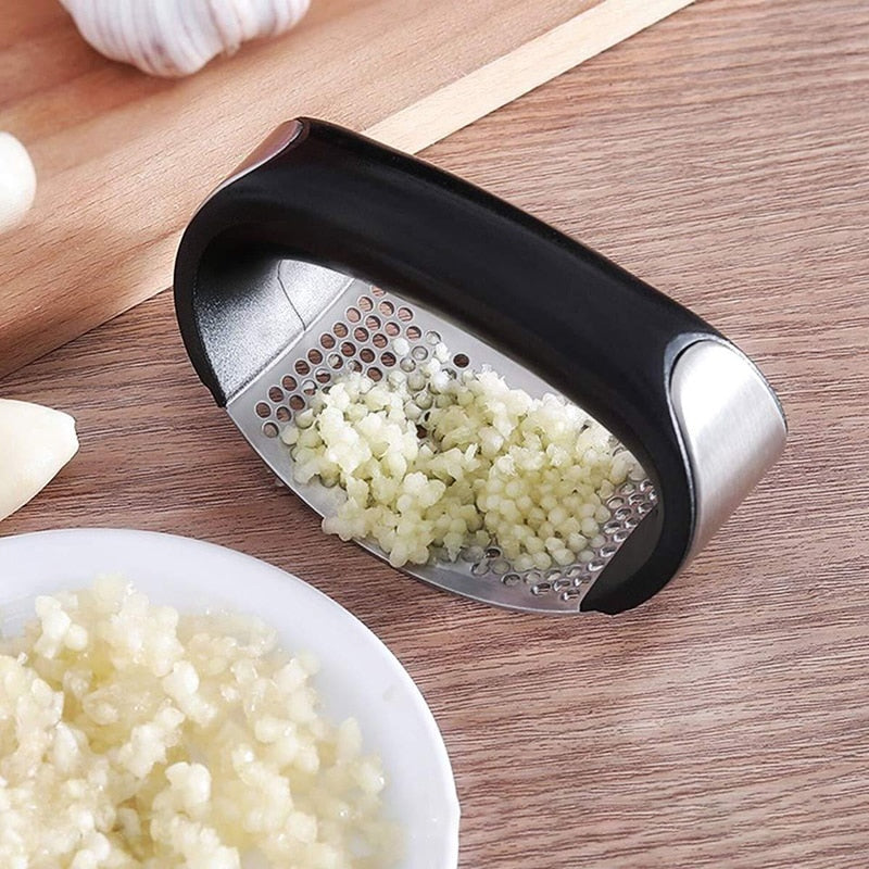 Manual garlic press: Easy, quick, and durable